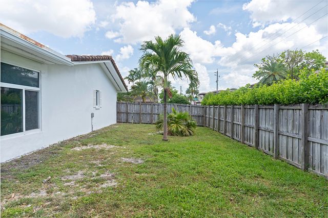 2910 NE 40th Court, Lighthouse Point, FL 33064