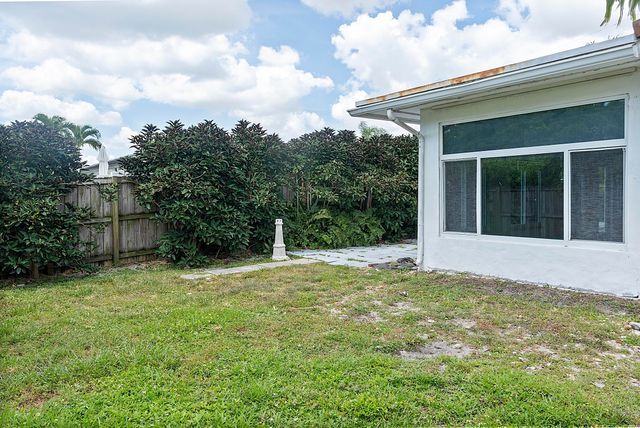 2910 NE 40th Court, Lighthouse Point, FL 33064