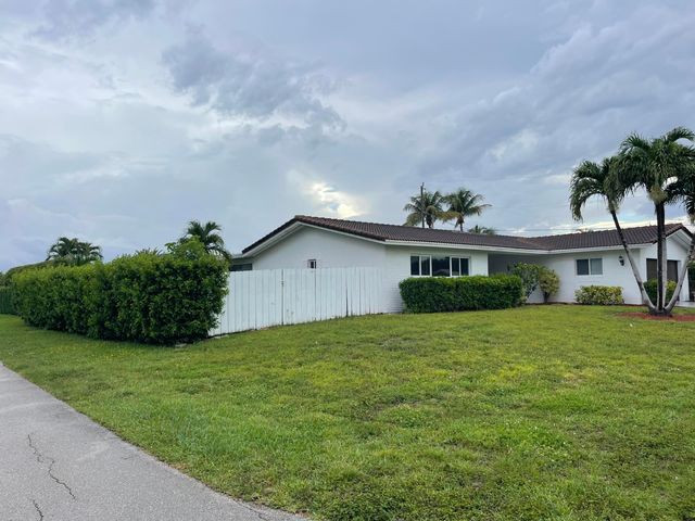 2910 NE 40th Court, Lighthouse Point, FL 33064