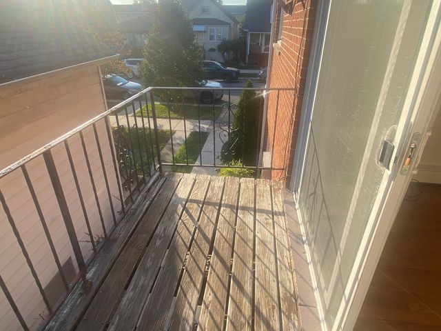 3553 N Neenah Avenue 201, Chicago, IL 60634