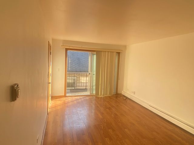 3553 N Neenah Avenue 201, Chicago, IL 60634