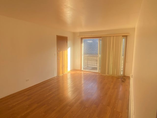 3553 N Neenah Avenue 201, Chicago, IL 60634