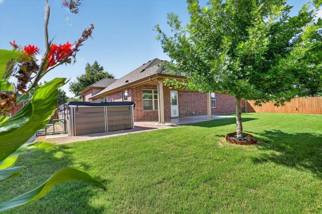 15469 Landing Creek Lane, Fort Worth, TX 76262