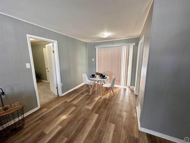 1331 SW Croix ST, Topeka, KS 66611