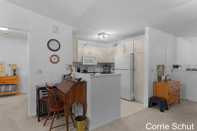 3240 Arrowhead Arms Court, Grandville, MI 49418