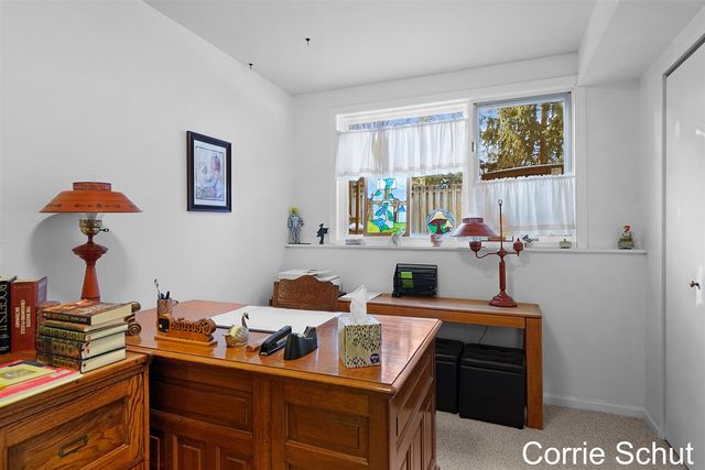 3240 Arrowhead Arms Court, Grandville, MI 49418