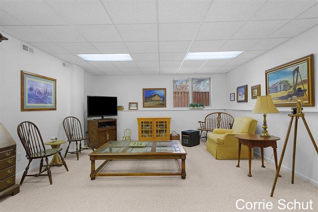 3240 Arrowhead Arms Court, Grandville, MI 49418