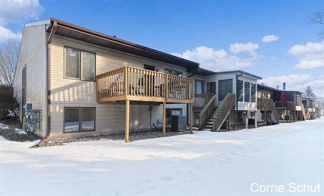 3240 Arrowhead Arms Court, Grandville, MI 49418