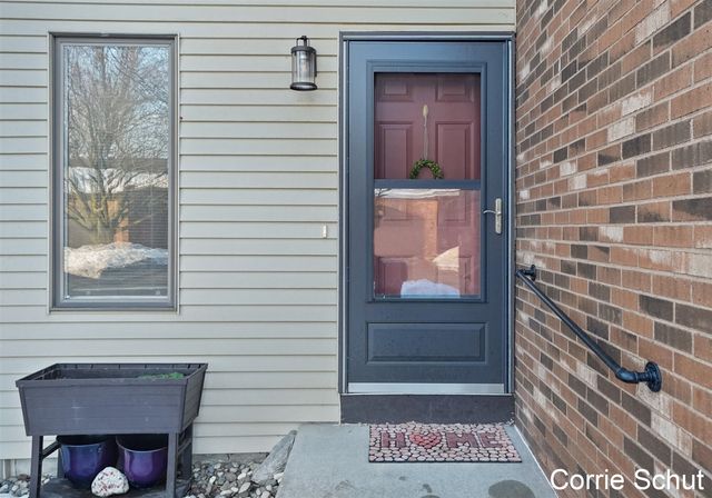 3240 Arrowhead Arms Court, Grandville, MI 49418