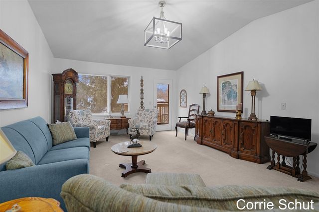 3240 Arrowhead Arms Court, Grandville, MI 49418