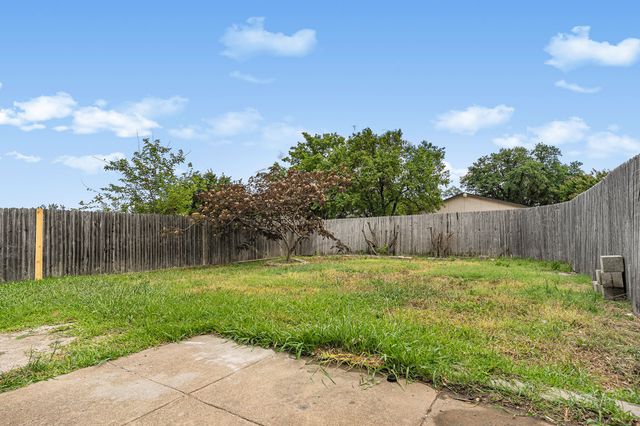 1822 Chamberlain Drive, Carrollton, TX 75007