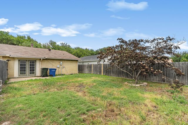 1822 Chamberlain Drive, Carrollton, TX 75007