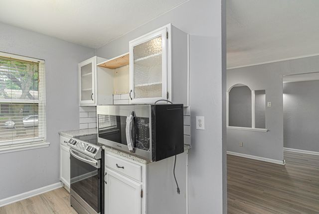 1822 Chamberlain Drive, Carrollton, TX 75007