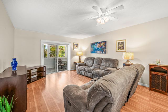 2615 NE 1st Court 203, Boynton Beach, FL 33435