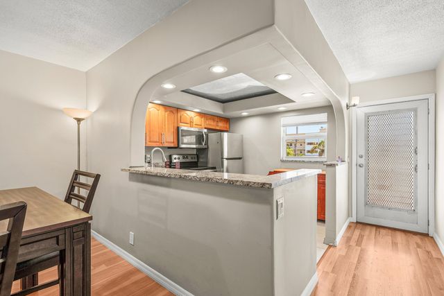 2615 NE 1st Court 203, Boynton Beach, FL 33435