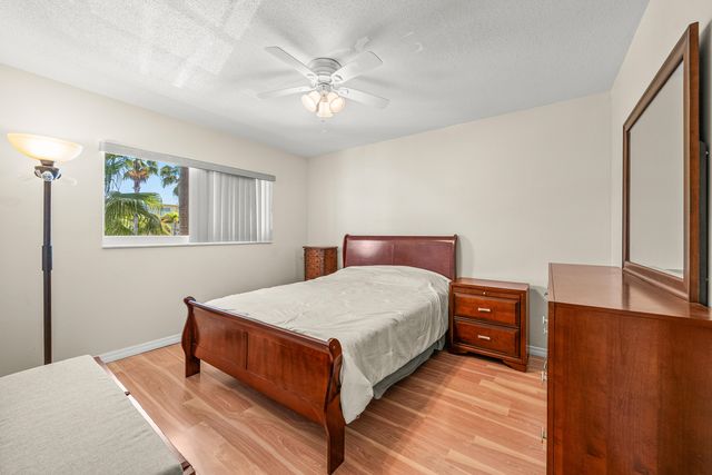 2615 NE 1st Court 203, Boynton Beach, FL 33435