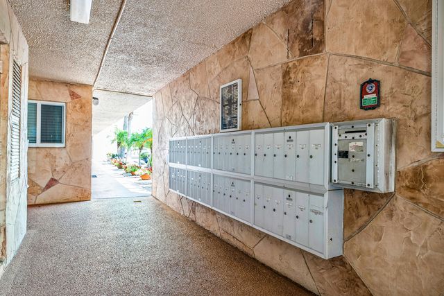 2615 NE 1st Court 203, Boynton Beach, FL 33435