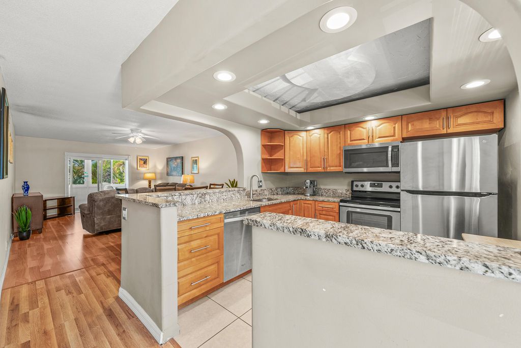 2615 NE 1st Court 203, Boynton Beach, FL 33435