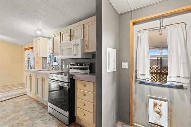 1371 NW 12TH LANE, Lake Panasoffkee, FL 33538