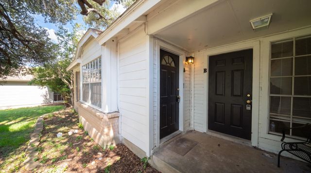 12002 Arrowwood DR A, Austin, TX 78727