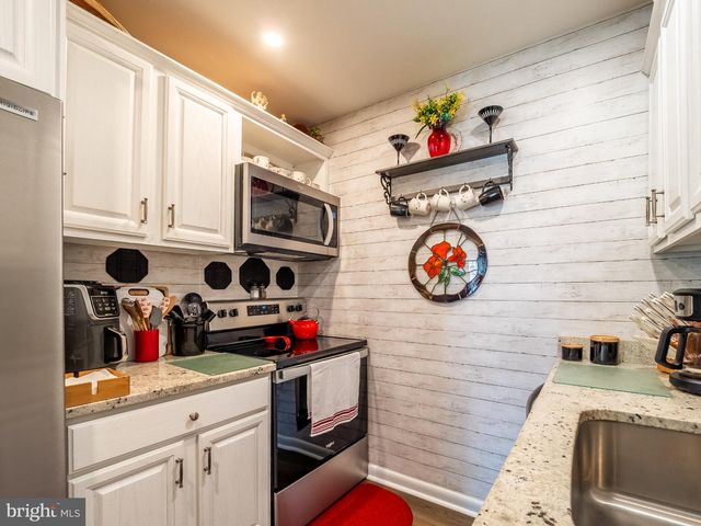 41 SHERWOOD PL, Southampton, NJ 08088