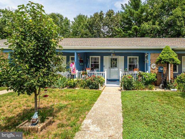 41 SHERWOOD PL, Southampton, NJ 08088
