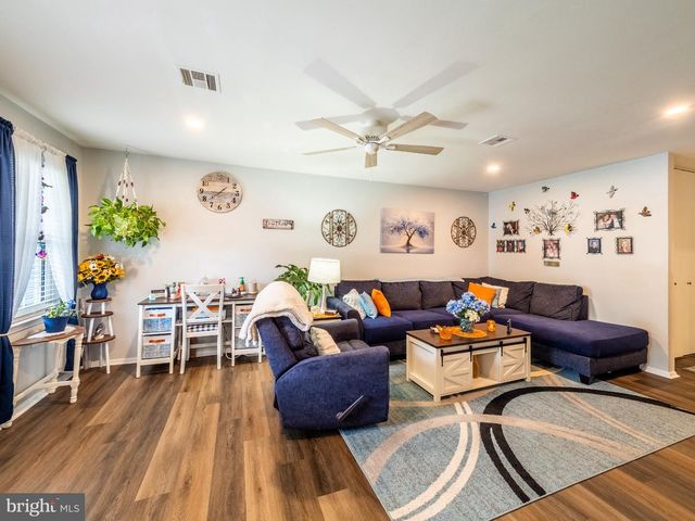 41 SHERWOOD PL, Southampton, NJ 08088