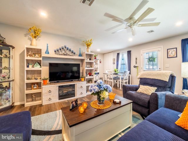 41 SHERWOOD PL, Southampton, NJ 08088