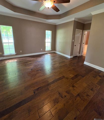 16009 Acadia Dr, Prairieville, LA 70769