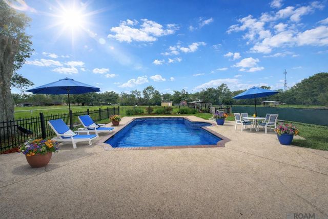 16009 Acadia Dr, Prairieville, LA 70769