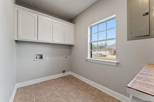 16009 Acadia Dr, Prairieville, LA 70769