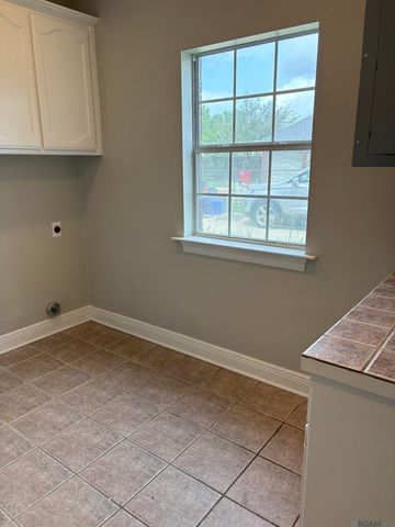 16009 Acadia Dr, Prairieville, LA 70769