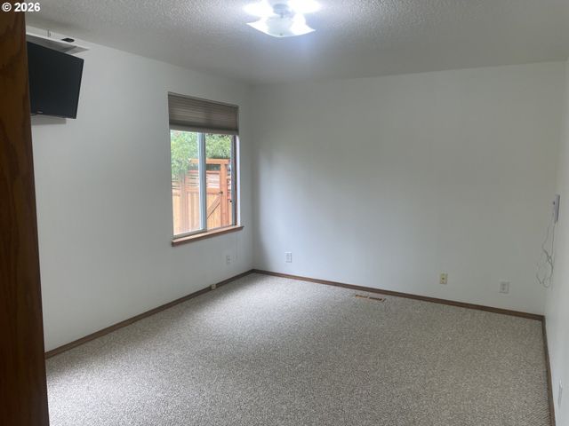 374 WARNER PARROTT Rd, Oregon City, OR 97045