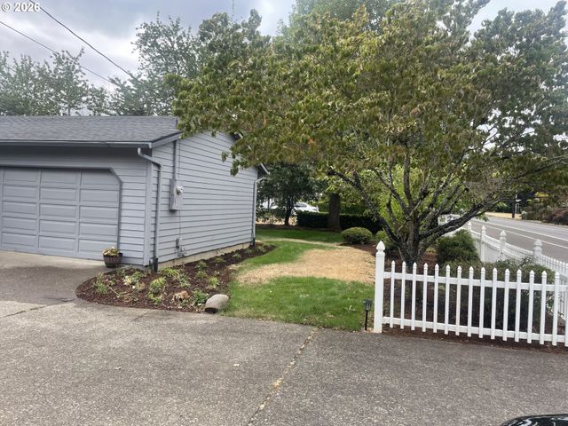 374 WARNER PARROTT Rd, Oregon City, OR 97045