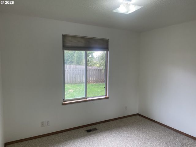 374 WARNER PARROTT Rd, Oregon City, OR 97045