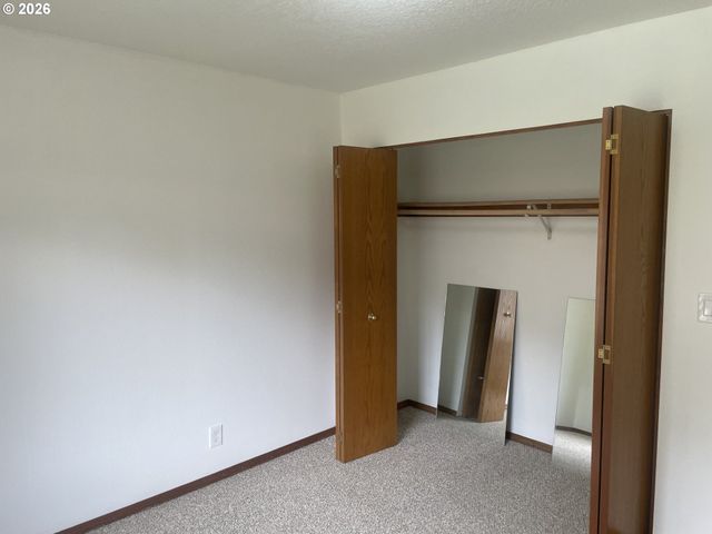 374 WARNER PARROTT Rd, Oregon City, OR 97045