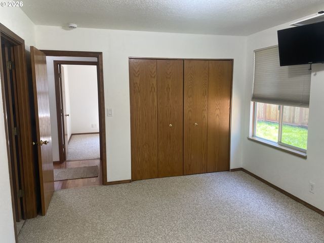 374 WARNER PARROTT Rd, Oregon City, OR 97045