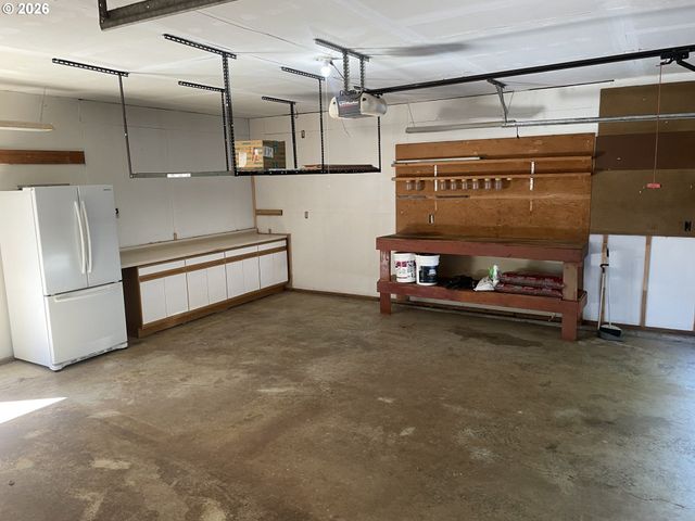 374 WARNER PARROTT Rd, Oregon City, OR 97045