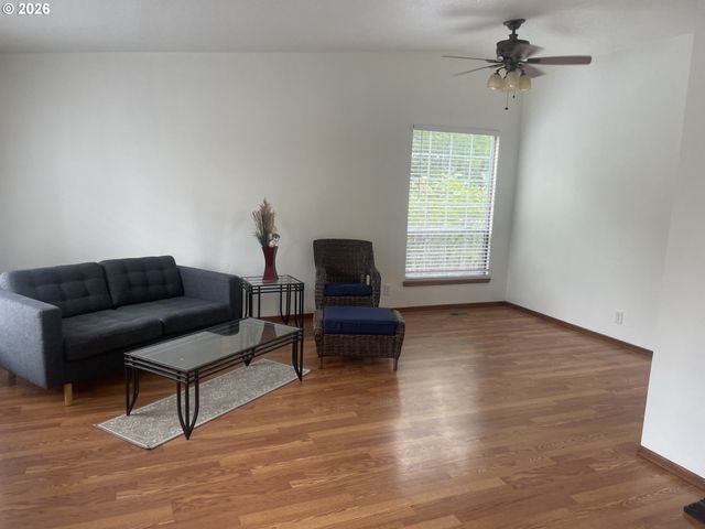 374 WARNER PARROTT Rd, Oregon City, OR 97045