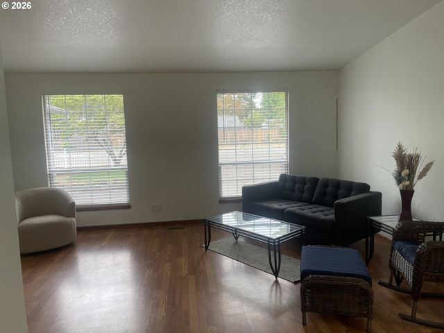 374 WARNER PARROTT Rd, Oregon City, OR 97045