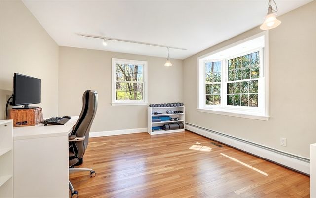 14 Beverly Rd, Bedford, MA 01730