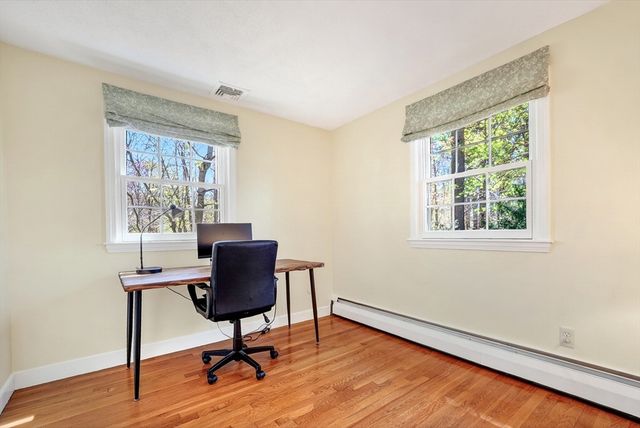 14 Beverly Rd, Bedford, MA 01730