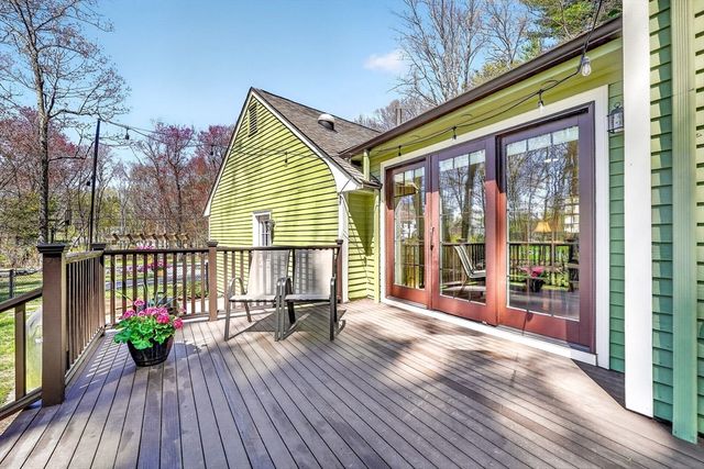 14 Beverly Rd, Bedford, MA 01730