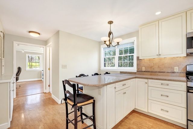 14 Beverly Rd, Bedford, MA 01730