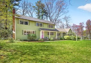14 Beverly Rd, Bedford, MA 01730