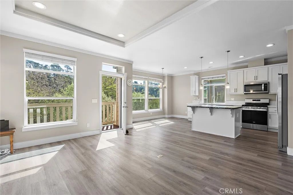 1460 Main 112, Cambria, CA 93428