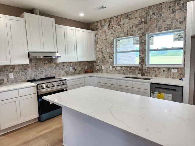 328 Walker Road, Higginson, AR 72068