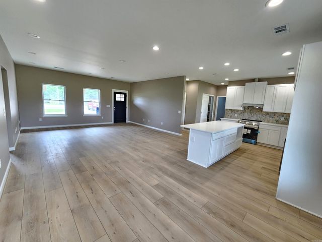 328 Walker Road, Higginson, AR 72068