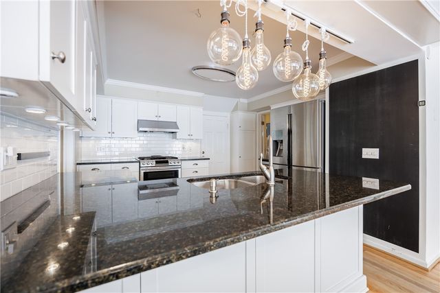 85 Stonybrook Drive, Brighton, NY 14618