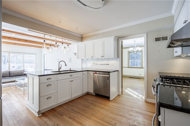 85 Stonybrook Drive, Brighton, NY 14618